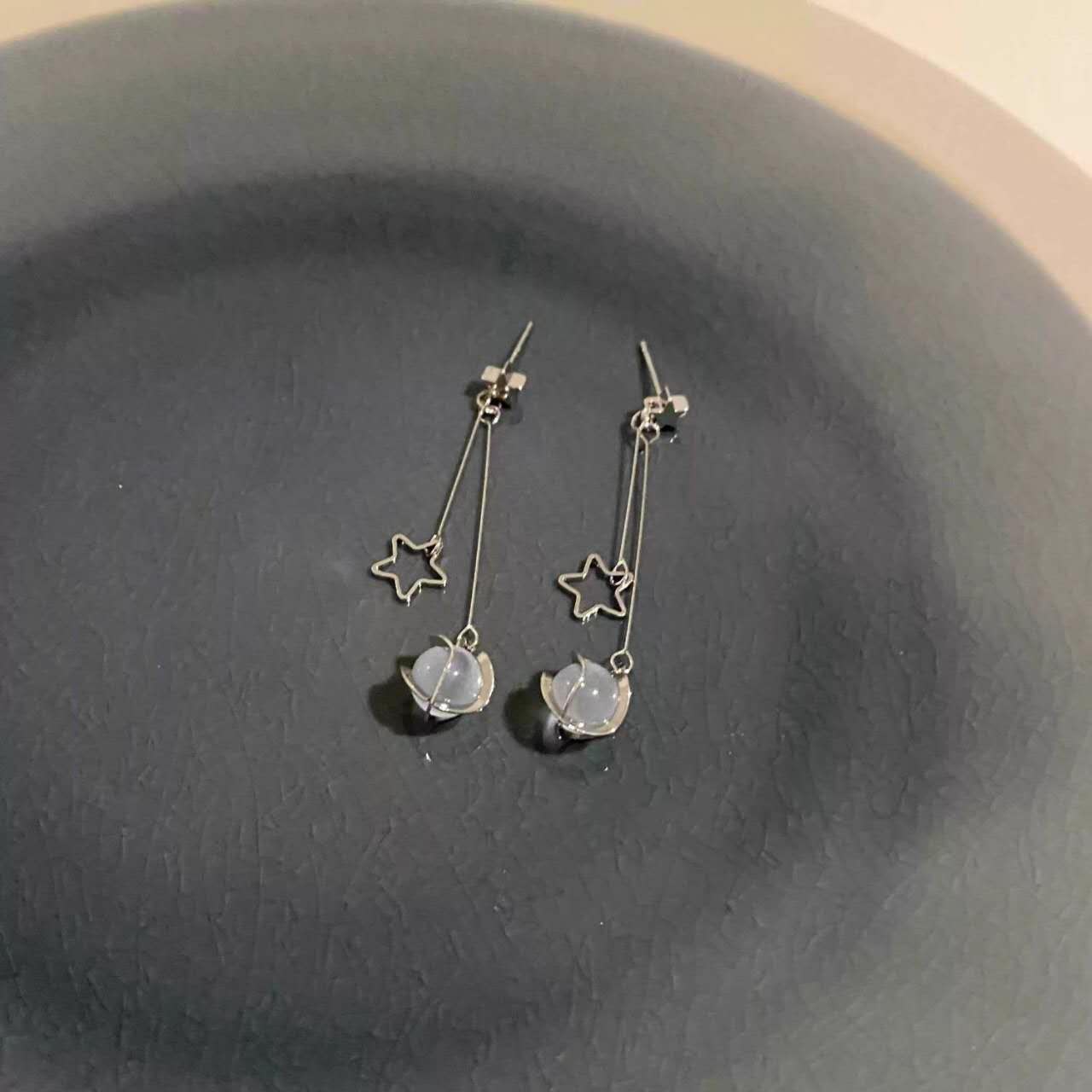 Katzenaugen-Planeten-Ohrringe | Eisblaue, sternförmige Sterling-Silber-Ohrringe | Elegante Clip-ons für nicht durchstochene Ohren